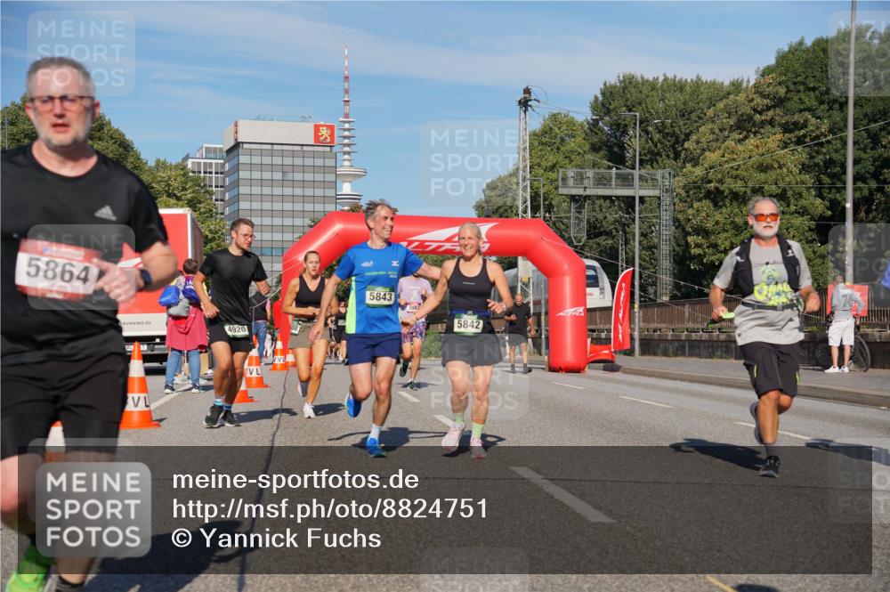 07.09.2025 - BARMER Alsterlauf Yannick Fuchs http://msf.ph/oto/8824751 07.09.2025 09:50:24 Laufen 5864, 4920, 5843, 5842 meine-sportfotos.de