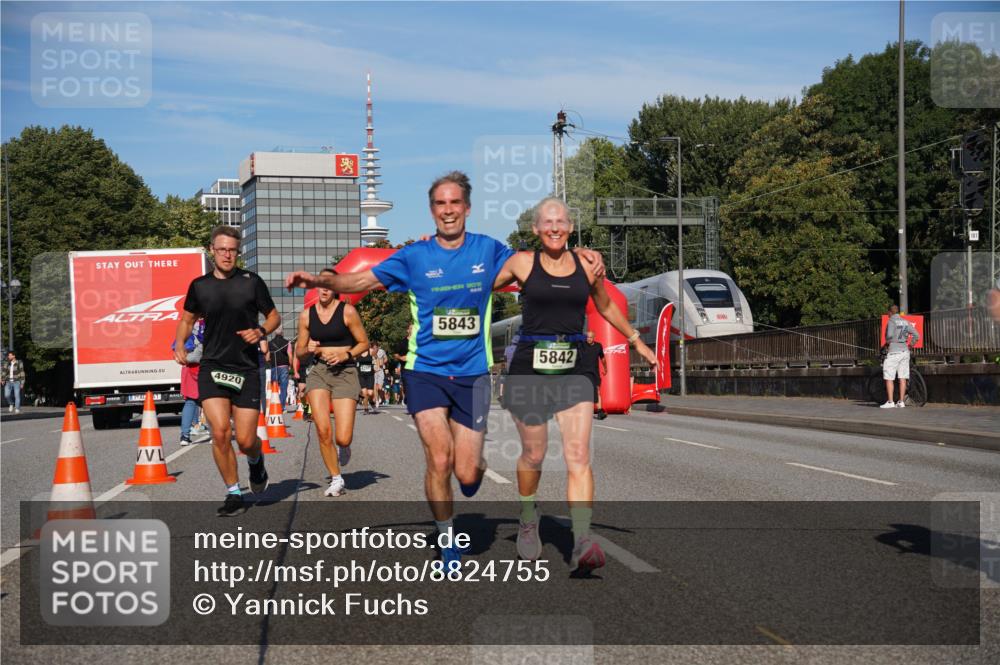 07.09.2025 - BARMER Alsterlauf Yannick Fuchs http://msf.ph/oto/8824755 07.09.2025 09:50:25 Laufen 4920, 5843, 5842 meine-sportfotos.de