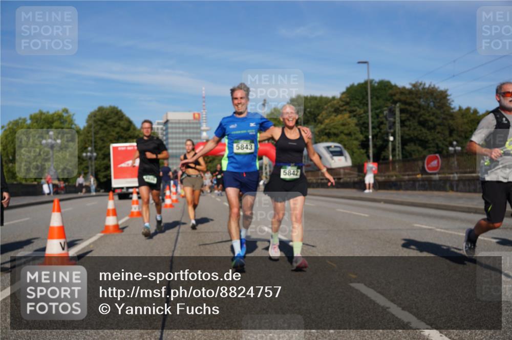 07.09.2025 - BARMER Alsterlauf Yannick Fuchs http://msf.ph/oto/8824757 07.09.2025 09:50:25 Laufen 5843, 5842 meine-sportfotos.de