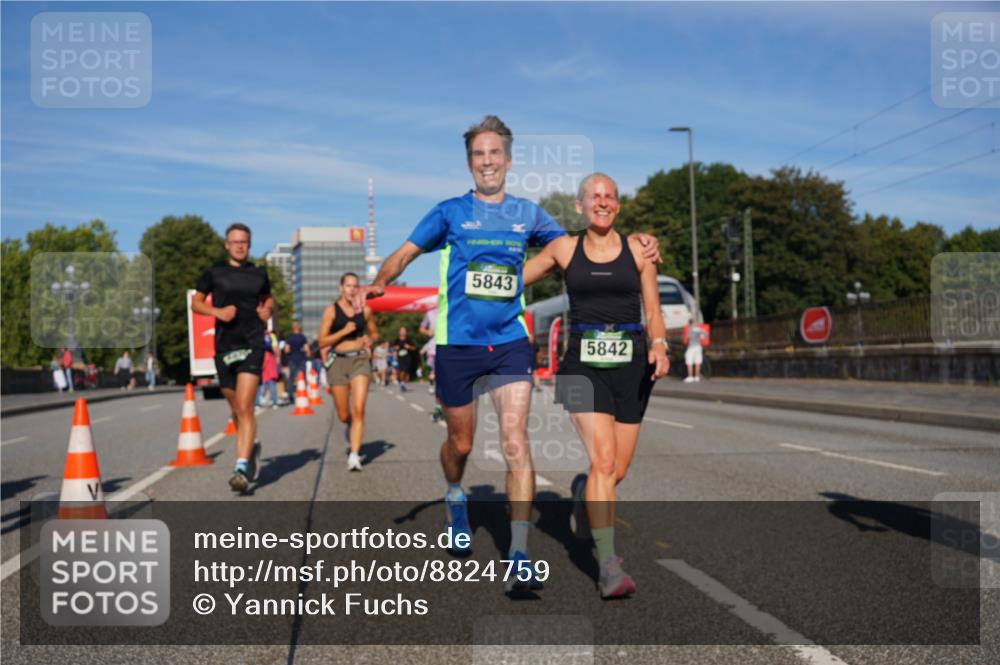 07.09.2025 - BARMER Alsterlauf Yannick Fuchs http://msf.ph/oto/8824759 07.09.2025 09:50:26 Laufen 5843, 5842 meine-sportfotos.de