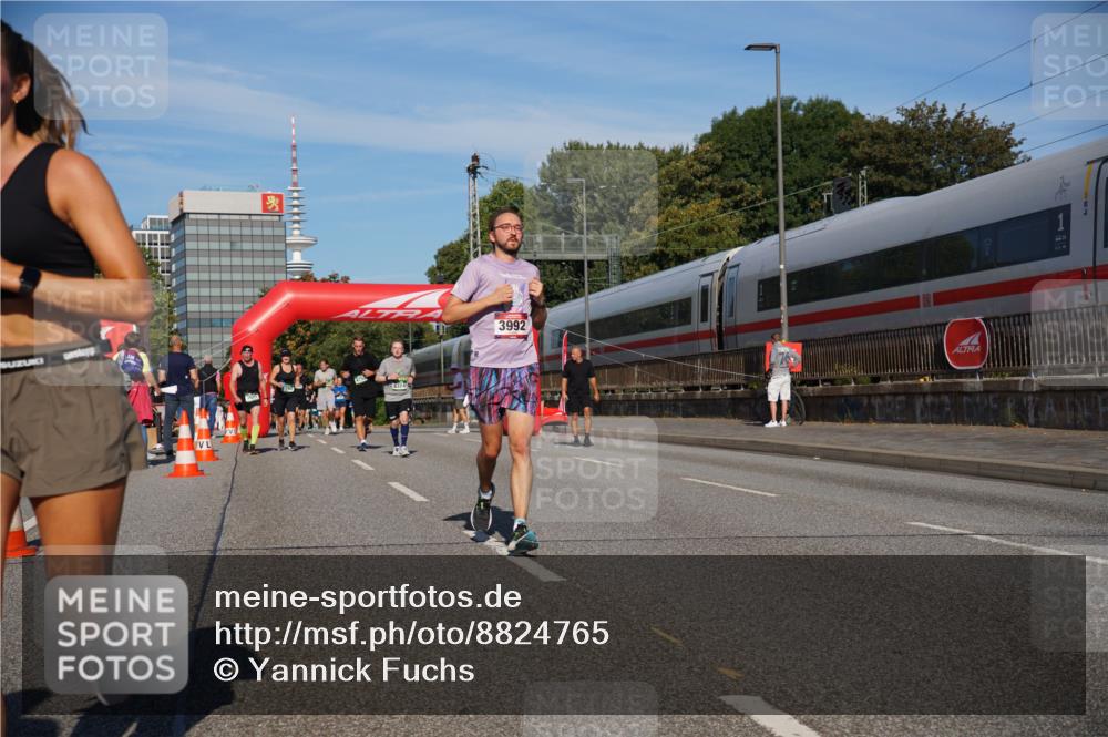 07.09.2025 - BARMER Alsterlauf Yannick Fuchs http://msf.ph/oto/8824765 07.09.2025 09:50:28 Laufen 3992 meine-sportfotos.de