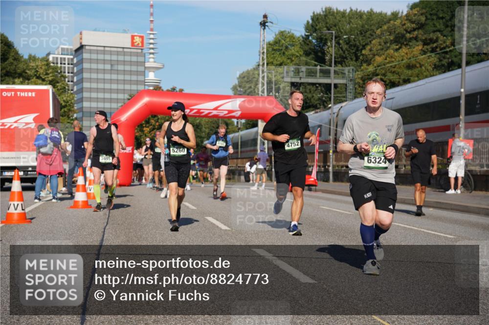 07.09.2025 - BARMER Alsterlauf Yannick Fuchs http://msf.ph/oto/8824773 07.09.2025 09:50:32 Laufen 3055, 5260, 4752, 30, 6324, 10 meine-sportfotos.de