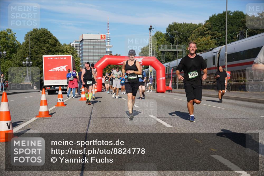 07.09.2025 - BARMER Alsterlauf Yannick Fuchs http://msf.ph/oto/8824778 07.09.2025 09:50:34 Laufen 5690, 3055, 5260, 809, 4752 meine-sportfotos.de