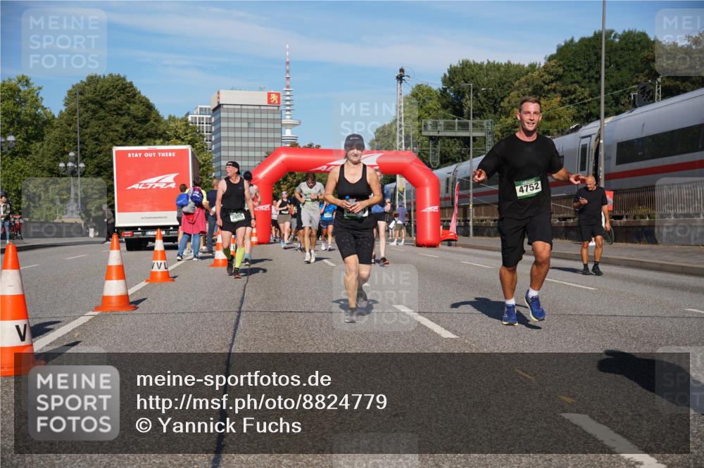 07.09.2025 - BARMER Alsterlauf Yannick Fuchs http://msf.ph/oto/8824779 07.09.2025 09:50:34 Laufen 4752 meine-sportfotos.de