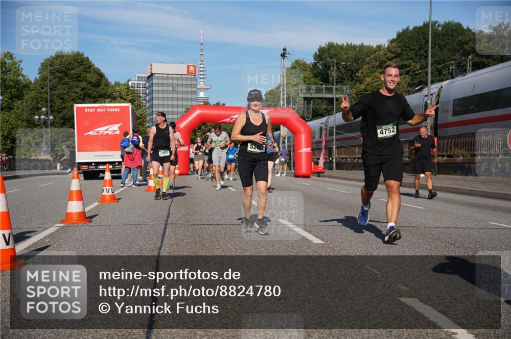 07.09.2025 - BARMER Alsterlauf Yannick Fuchs http://msf.ph/oto/8824780 07.09.2025 09:50:34 Laufen 3045, 3055, 5266, 4752 meine-sportfotos.de