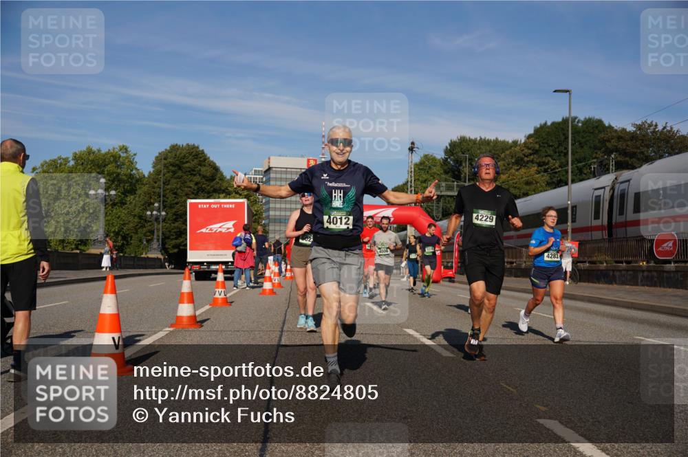 07.09.2025 - BARMER Alsterlauf Yannick Fuchs http://msf.ph/oto/8824805 07.09.2025 09:50:40 Laufen 4012, 4006, 5075, 4229, 4283 meine-sportfotos.de