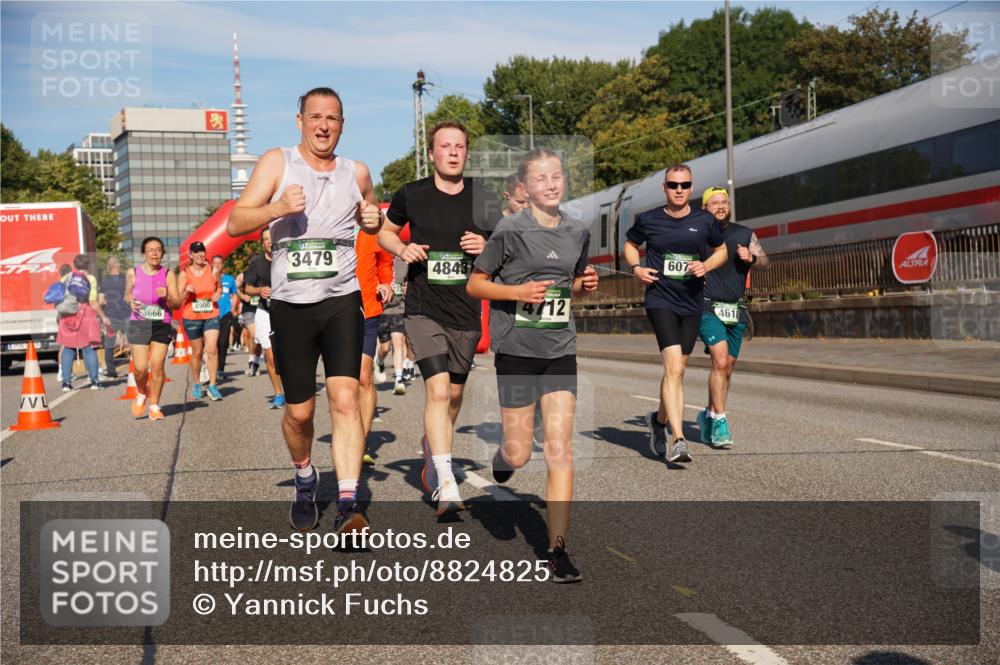 07.09.2025 - BARMER Alsterlauf Yannick Fuchs http://msf.ph/oto/8824825 07.09.2025 09:50:46 Laufen 4900, 3666, 3479, 4843, 4, 12, 607, 4618 meine-sportfotos.de