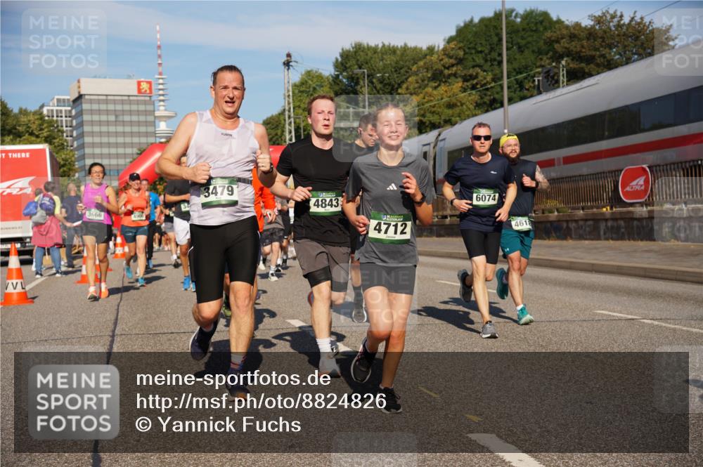 07.09.2025 - BARMER Alsterlauf Yannick Fuchs http://msf.ph/oto/8824826 07.09.2025 09:50:47 Laufen 3666, 1900, 3479, 4843, 4712, 6074, 461 meine-sportfotos.de