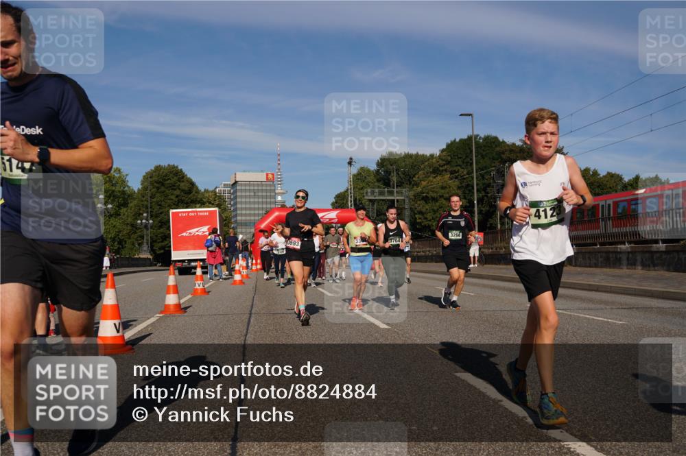 07.09.2025 - BARMER Alsterlauf Yannick Fuchs http://msf.ph/oto/8824884 07.09.2025 09:51:08 Laufen 5147, 3593, 3704, 3266, 4123 meine-sportfotos.de