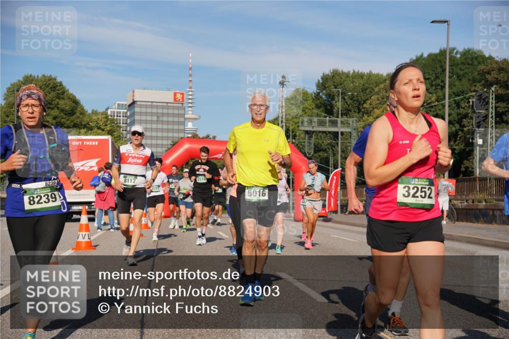 07.09.2025 - BARMER Alsterlauf Yannick Fuchs http://msf.ph/oto/8824903 07.09.2025 09:51:16 Laufen 8239, 8239, 5518, 8117, 3277, 5016, 3252 meine-sportfotos.de