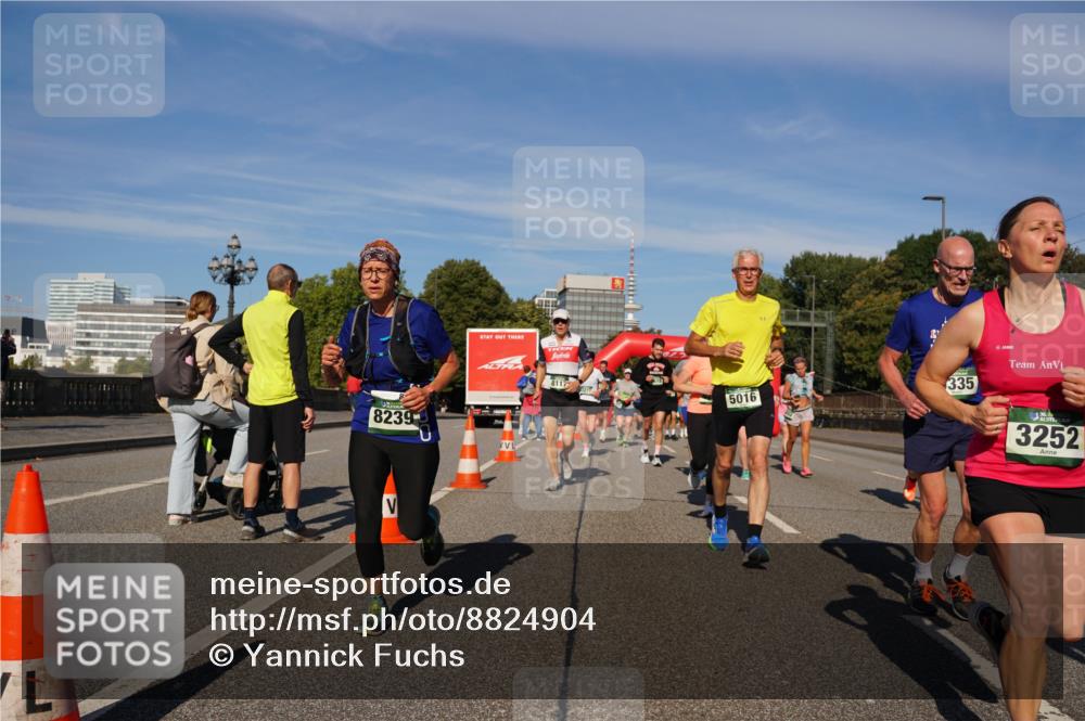 07.09.2025 - BARMER Alsterlauf Yannick Fuchs http://msf.ph/oto/8824904 07.09.2025 09:51:17 Laufen 8239, 8117, 5016, 335, 3252 meine-sportfotos.de