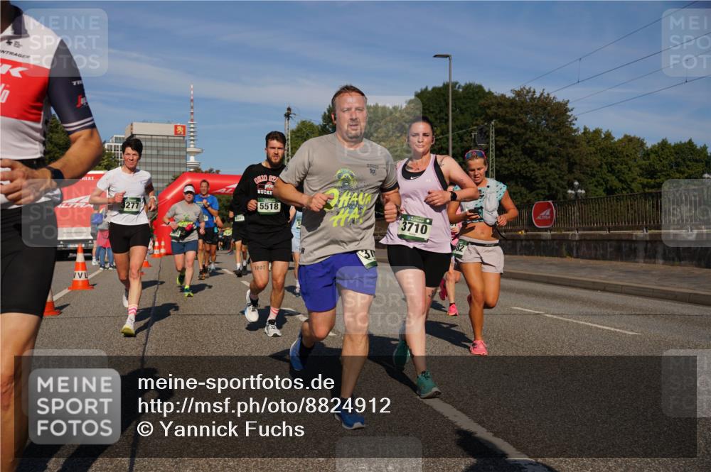 07.09.2025 - BARMER Alsterlauf Yannick Fuchs http://msf.ph/oto/8824912 07.09.2025 09:51:19 Laufen 3277, 5518, 1997, 19, 3710, 3, 182 meine-sportfotos.de