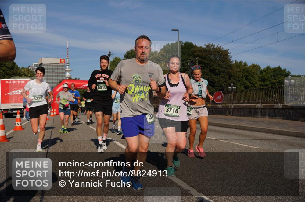 07.09.2025 - BARMER Alsterlauf Yannick Fuchs http://msf.ph/oto/8824913 07.09.2025 09:51:19 Laufen 3277, 5518, 1997, 554, 37, 3710, 82 meine-sportfotos.de
