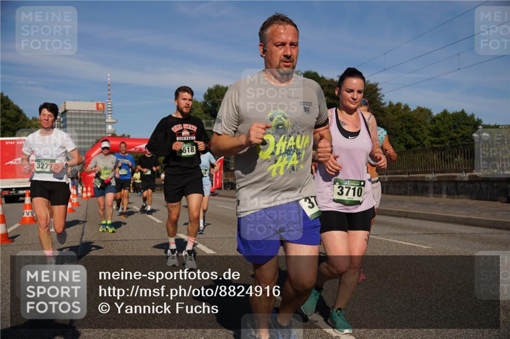 07.09.2025 - BARMER Alsterlauf Yannick Fuchs http://msf.ph/oto/8824916 07.09.2025 09:51:20 Laufen 327, 8, 1997, 518, 37, 3710 meine-sportfotos.de