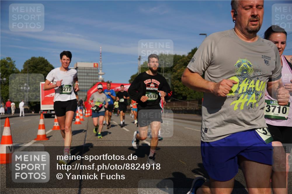 07.09.2025 - BARMER Alsterlauf Yannick Fuchs http://msf.ph/oto/8824918 07.09.2025 09:51:20 Laufen 3277, 5518, 1997, 3710 meine-sportfotos.de