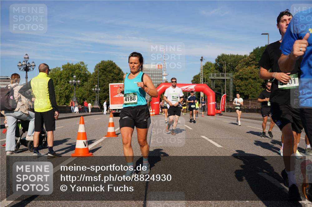 07.09.2025 - BARMER Alsterlauf Yannick Fuchs http://msf.ph/oto/8824930 07.09.2025 09:51:24 Laufen 4188, 6064, 01 meine-sportfotos.de