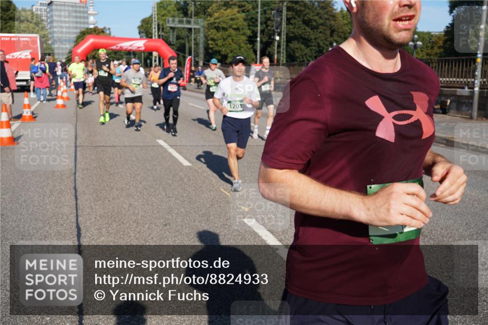 07.09.2025 - BARMER Alsterlauf Yannick Fuchs http://msf.ph/oto/8824933 07.09.2025 09:56:01 Laufen 1201 meine-sportfotos.de
