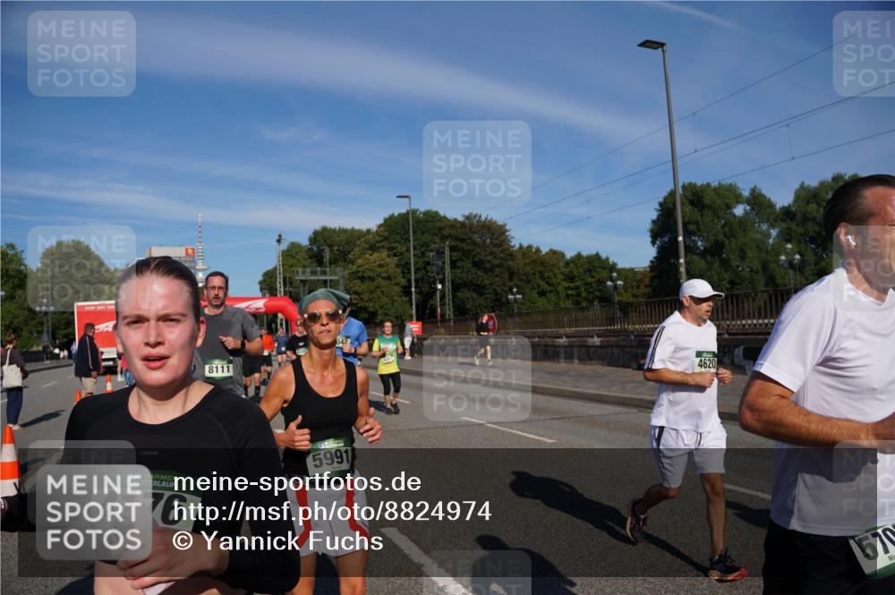 07.09.2025 - BARMER Alsterlauf Yannick Fuchs http://msf.ph/oto/8824974 07.09.2025 09:56:10 Laufen 8111, 043, 4620, 36, 4176, 5991, 570 meine-sportfotos.de