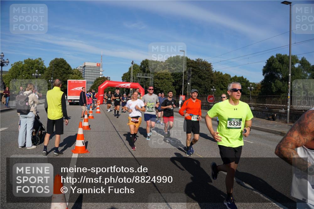 07.09.2025 - BARMER Alsterlauf Yannick Fuchs http://msf.ph/oto/8824990 07.09.2025 09:56:14 Laufen 246, 5576, 330, 5339 meine-sportfotos.de
