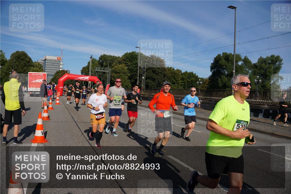 07.09.2025 - BARMER Alsterlauf Yannick Fuchs http://msf.ph/oto/8824993 07.09.2025 09:56:14 Laufen 24, 5576, 330, 732, 8, 5239 meine-sportfotos.de