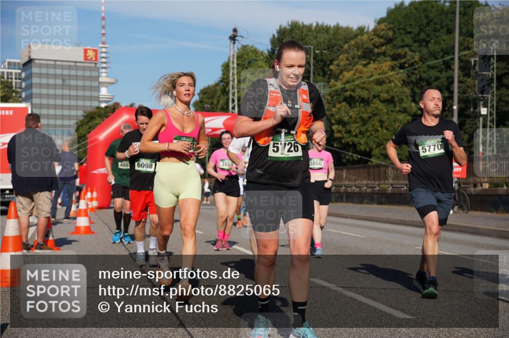 07.09.2025 - BARMER Alsterlauf Yannick Fuchs http://msf.ph/oto/8825065 07.09.2025 09:56:40 Laufen 486, 6098, 3859, 5, 26, 3860, 5770 meine-sportfotos.de