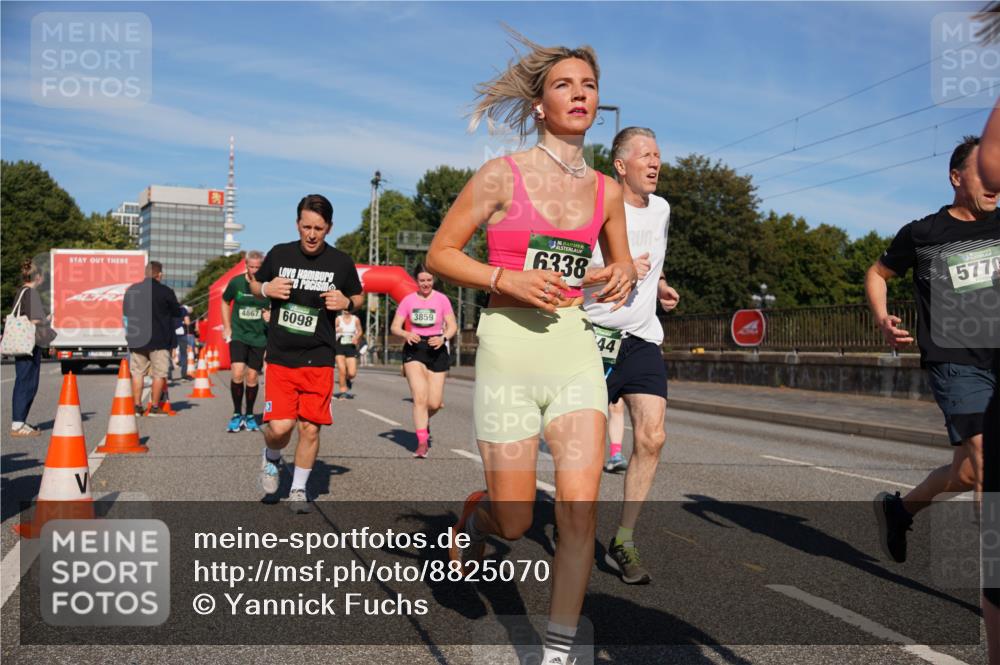 07.09.2025 - BARMER Alsterlauf Yannick Fuchs http://msf.ph/oto/8825070 07.09.2025 09:56:42 Laufen 4867, 6098, 3859, 6, 6338, 30, 44, 5770 meine-sportfotos.de