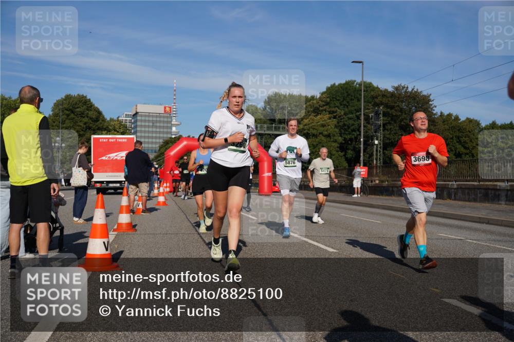 07.09.2025 - BARMER Alsterlauf Yannick Fuchs http://msf.ph/oto/8825100 07.09.2025 09:56:49 Laufen 5876, 3698, 5471 meine-sportfotos.de