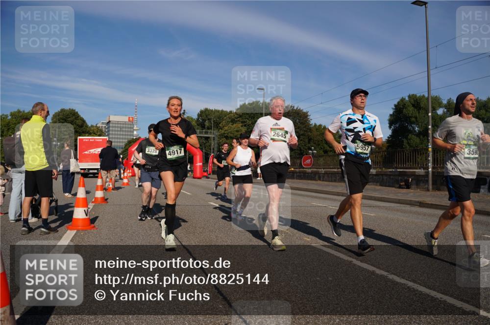 07.09.2025 - BARMER Alsterlauf Yannick Fuchs http://msf.ph/oto/8825144 07.09.2025 09:57:02 Laufen 3328, 2645, 5957, 3590, 4917 meine-sportfotos.de