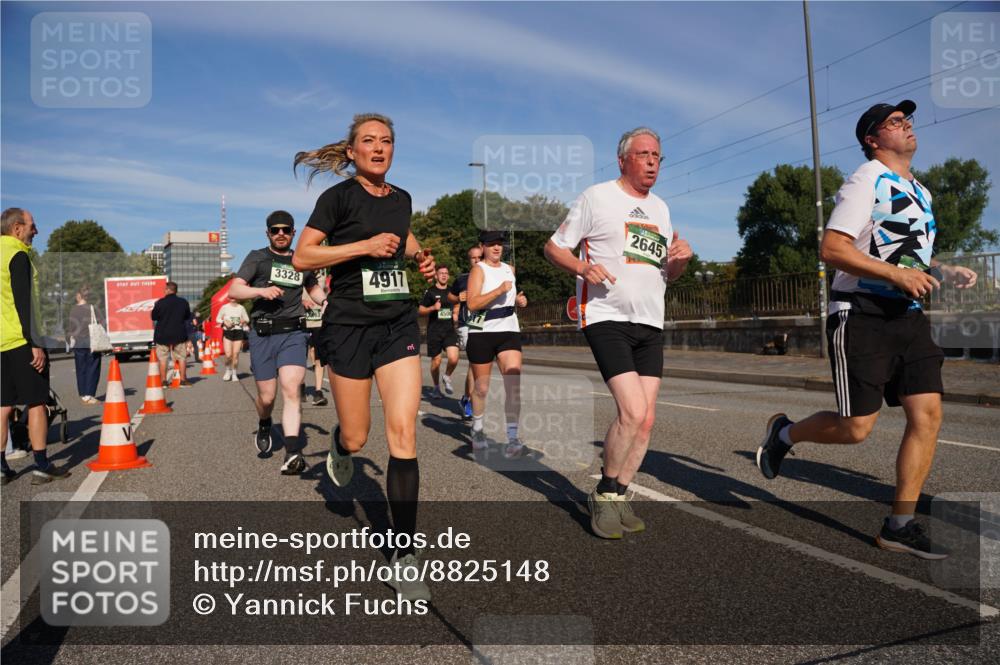 07.09.2025 - BARMER Alsterlauf Yannick Fuchs http://msf.ph/oto/8825148 07.09.2025 09:57:03 Laufen 3328, 263, 4917, 2645 meine-sportfotos.de