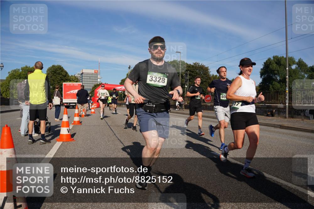 07.09.2025 - BARMER Alsterlauf Yannick Fuchs http://msf.ph/oto/8825152 07.09.2025 09:57:04 Laufen 3328, 60 meine-sportfotos.de
