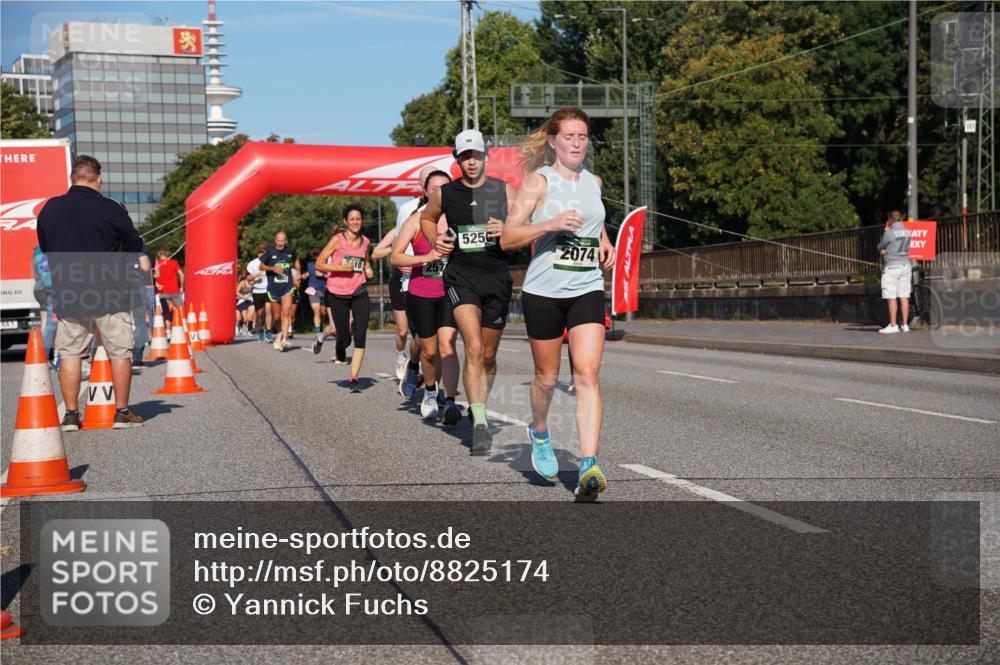 07.09.2025 - BARMER Alsterlauf Yannick Fuchs http://msf.ph/oto/8825174 07.09.2025 09:57:13 Laufen 10, 5256, 2074 meine-sportfotos.de