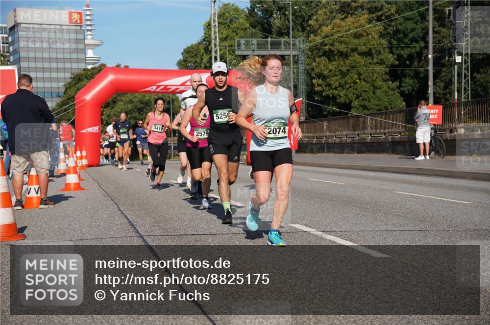 07.09.2025 - BARMER Alsterlauf Yannick Fuchs http://msf.ph/oto/8825175 07.09.2025 09:57:14 Laufen 3410, 2579, 5256, 2074 meine-sportfotos.de