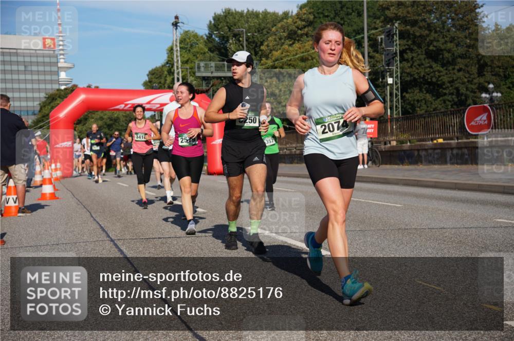 07.09.2025 - BARMER Alsterlauf Yannick Fuchs http://msf.ph/oto/8825176 07.09.2025 09:57:15 Laufen 3416, 25, 250, 357, 2074 meine-sportfotos.de