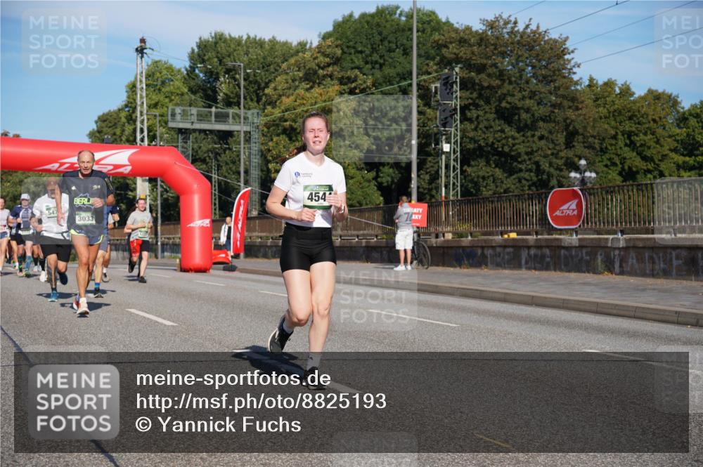 07.09.2025 - BARMER Alsterlauf Yannick Fuchs http://msf.ph/oto/8825193 07.09.2025 09:57:19 Laufen 547, 3033, 454 meine-sportfotos.de