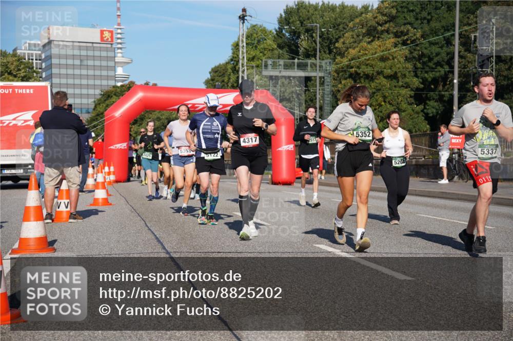 07.09.2025 - BARMER Alsterlauf Yannick Fuchs http://msf.ph/oto/8825202 07.09.2025 09:57:24 Laufen 2425, 5122, 4317, 2517, 5352, 5204, 5337, 01, 10 meine-sportfotos.de