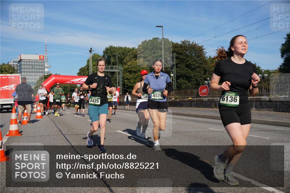 07.09.2025 - BARMER Alsterlauf Yannick Fuchs http://msf.ph/oto/8825221 07.09.2025 09:57:30 Laufen 2425, 5918, 3684, 4529, 6136 meine-sportfotos.de