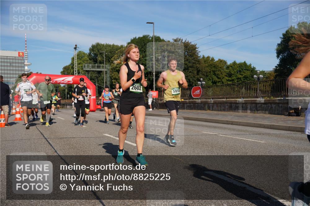07.09.2025 - BARMER Alsterlauf Yannick Fuchs http://msf.ph/oto/8825225 07.09.2025 09:57:32 Laufen 5849, 828, 2602, 5918 meine-sportfotos.de