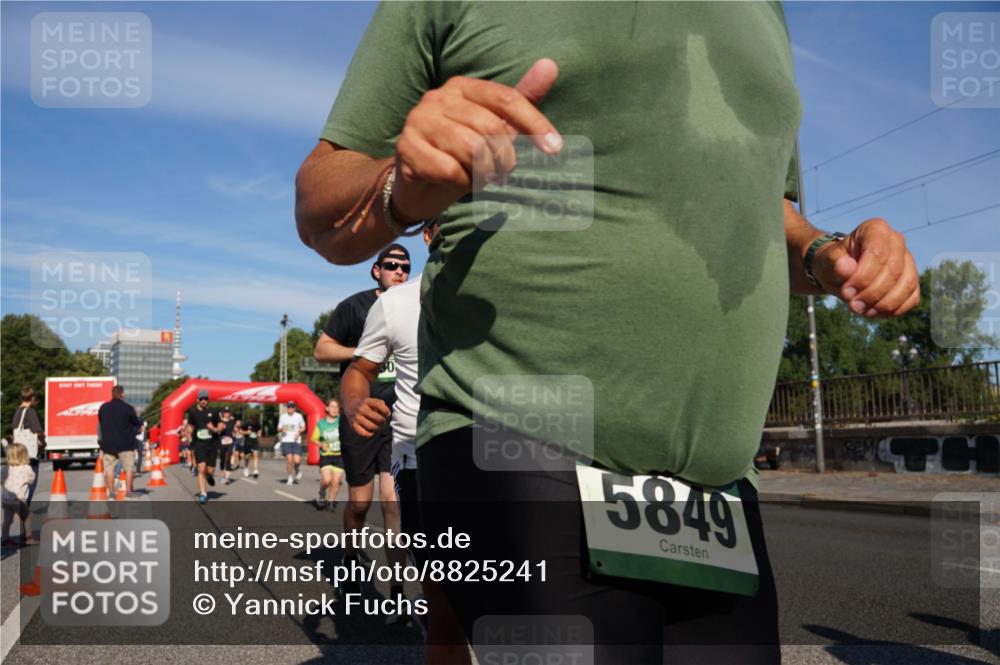 07.09.2025 - BARMER Alsterlauf Yannick Fuchs http://msf.ph/oto/8825241 07.09.2025 09:57:37 Laufen 5849 meine-sportfotos.de