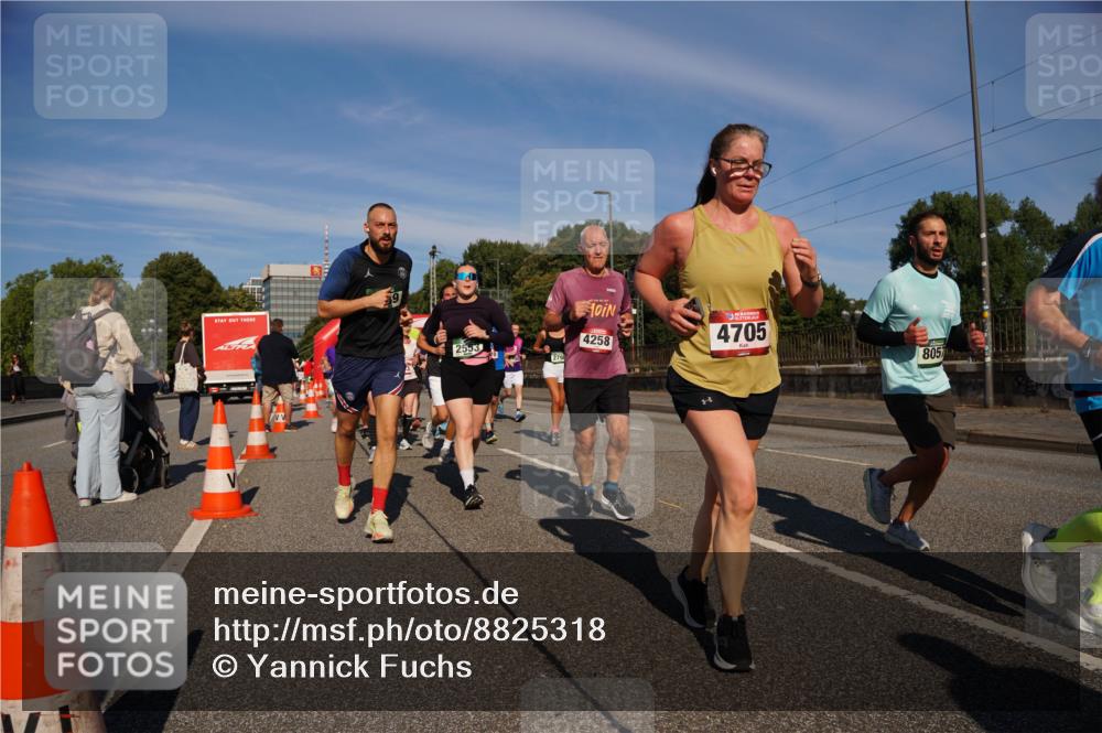07.09.2025 - BARMER Alsterlauf Yannick Fuchs http://msf.ph/oto/8825318 07.09.2025 09:57:57 Laufen 2553, 2793, 10, 4258, 4705, 805 meine-sportfotos.de