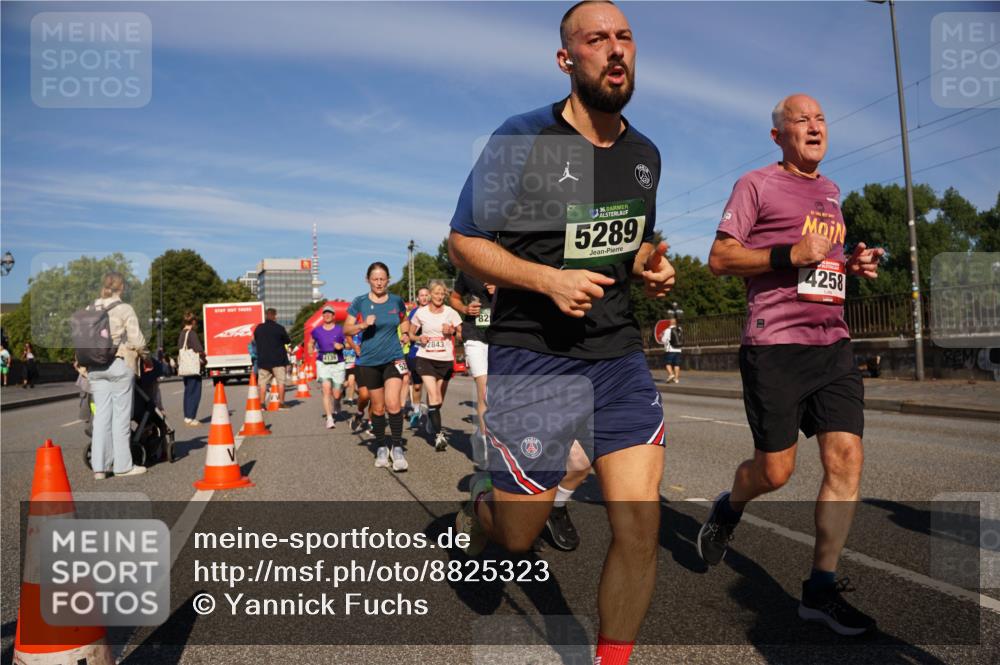 07.09.2025 - BARMER Alsterlauf Yannick Fuchs http://msf.ph/oto/8825323 07.09.2025 09:57:58 Laufen 4138, 2843, 82, 36, 5289, 4258 meine-sportfotos.de