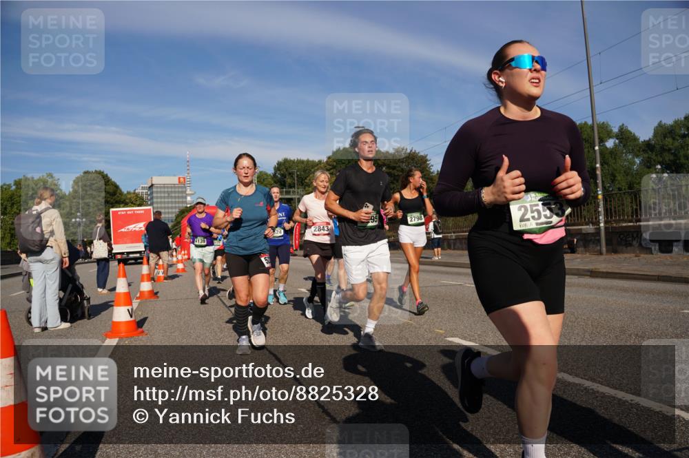 07.09.2025 - BARMER Alsterlauf Yannick Fuchs http://msf.ph/oto/8825328 07.09.2025 09:57:59 Laufen 4139, 3171, 2843, 2798, 0, 255 meine-sportfotos.de
