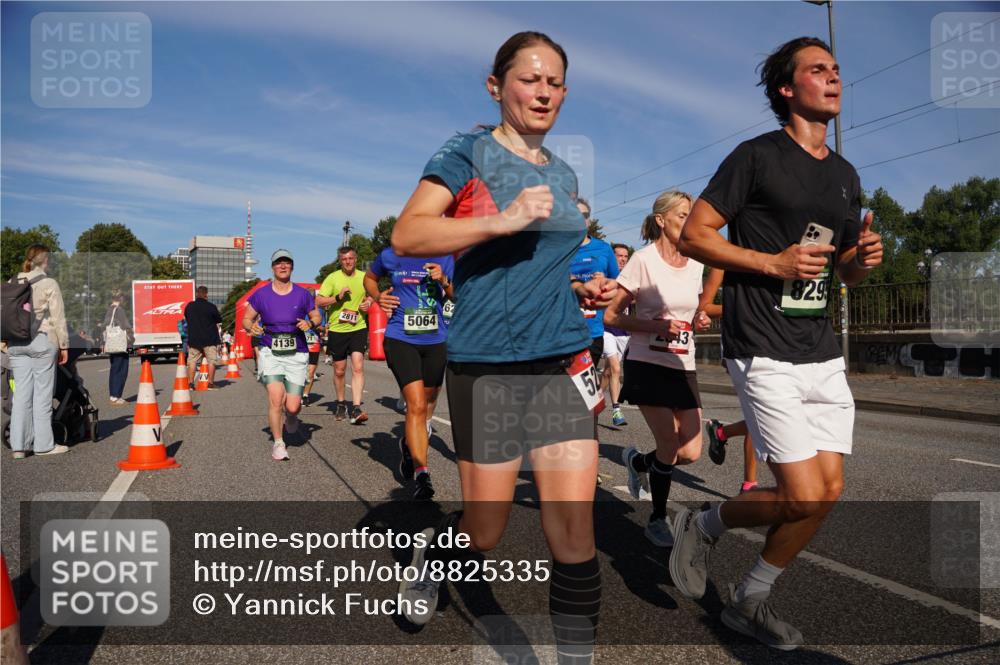07.09.2025 - BARMER Alsterlauf Yannick Fuchs http://msf.ph/oto/8825335 07.09.2025 09:58:00 Laufen 4139, 2811, 5064, 52, 829 meine-sportfotos.de