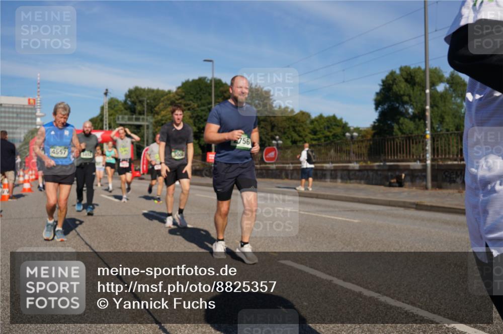 07.09.2025 - BARMER Alsterlauf Yannick Fuchs http://msf.ph/oto/8825357 07.09.2025 09:58:05 Laufen 4557, 3001, 756 meine-sportfotos.de
