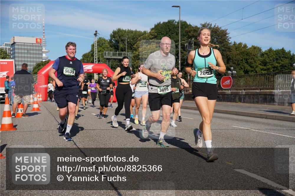 07.09.2025 - BARMER Alsterlauf Yannick Fuchs http://msf.ph/oto/8825366 07.09.2025 09:58:09 Laufen 5639, 2100, 3360, 3628, 3659, 6, 2863 meine-sportfotos.de