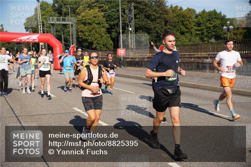 07.09.2025 - BARMER Alsterlauf Yannick Fuchs http://msf.ph/oto/8825395 07.09.2025 09:58:16 Laufen 3865, 3270, 4707, 3082, 6325, 508, 3214 meine-sportfotos.de