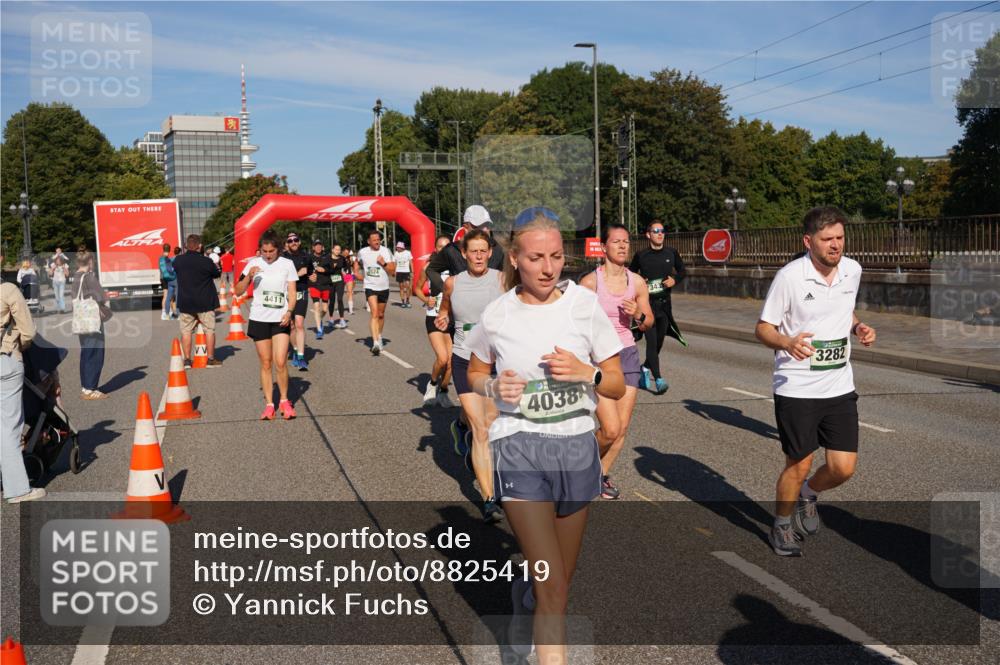 07.09.2025 - BARMER Alsterlauf Yannick Fuchs http://msf.ph/oto/8825419 07.09.2025 09:58:24 Laufen 4411, 4038, 3282 meine-sportfotos.de
