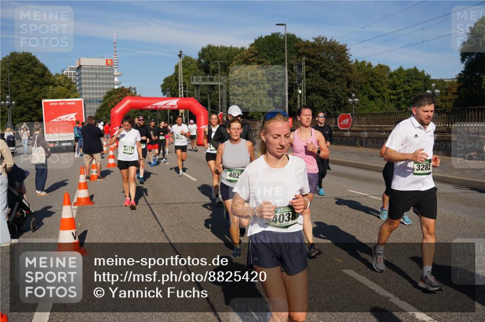 07.09.2025 - BARMER Alsterlauf Yannick Fuchs http://msf.ph/oto/8825420 07.09.2025 09:58:24 Laufen 4411, 3524, 402, 4038, 3282 meine-sportfotos.de