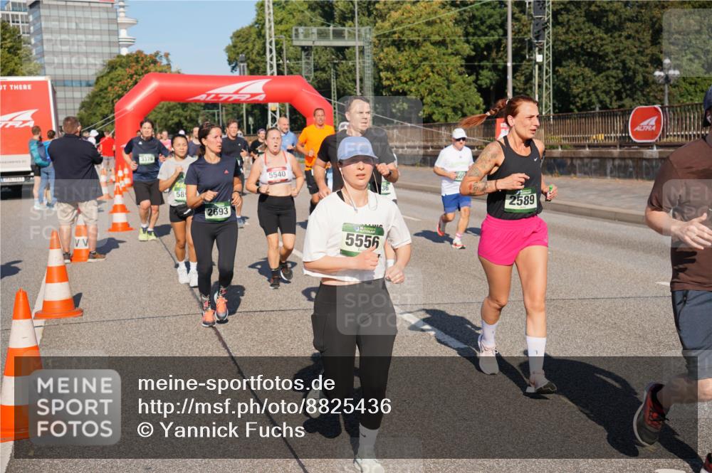 07.09.2025 - BARMER Alsterlauf Yannick Fuchs http://msf.ph/oto/8825436 07.09.2025 09:58:32 Laufen 3375, 58, 2693, 5540, 36, 605, 5556, 2589 meine-sportfotos.de