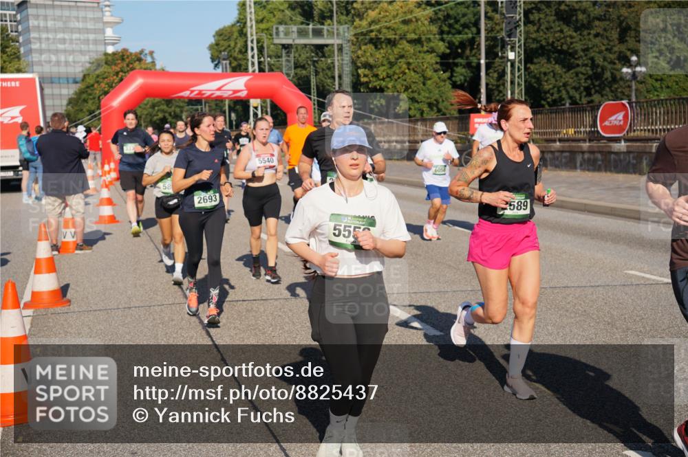 07.09.2025 - BARMER Alsterlauf Yannick Fuchs http://msf.ph/oto/8825437 07.09.2025 09:58:32 Laufen 58, 2693, 5540, 555, 6058, 589 meine-sportfotos.de