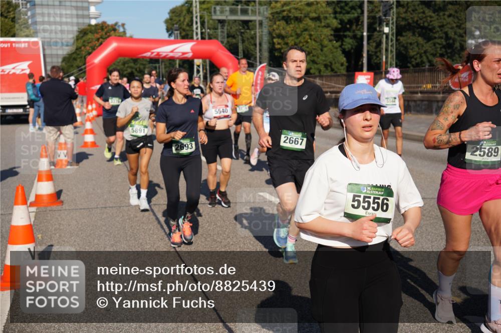 07.09.2025 - BARMER Alsterlauf Yannick Fuchs http://msf.ph/oto/8825439 07.09.2025 09:58:33 Laufen 5891, 2693, 5540, 2774, 2667, 5564, 36, 5556, 36, 2589 meine-sportfotos.de